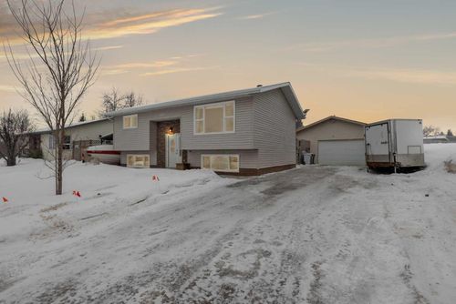 100 Simcoe Way, Fort Mcmurray, AB, T9H3B3 | Card Image