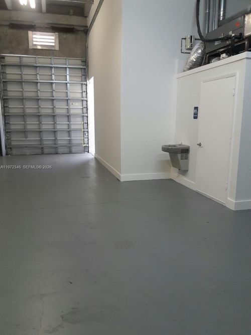 15-10601 Nw 122nd St, Medley, FL, 33178-3186 | Card Image