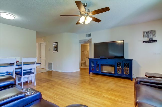 5 - 2291 Americus Boulevard W, Condo with 2 bedrooms, 2 bathrooms and null parking in Clearwater FL | Image 6
