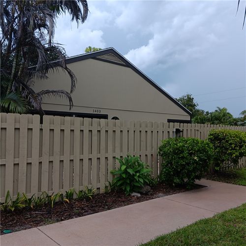 j2-1403 39th Ave, Vero Beach, FL, 32960-2789 | Card Image