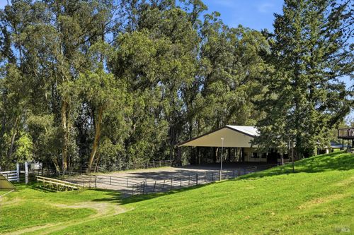 411 Highland Ave, Penngrove, CA, 94951-8636 | Card Image