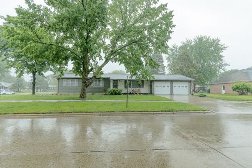 1017 W 11th St, Spencer, IA, 51301-3147 | Card Image