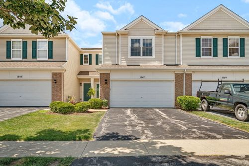 1047 Heron Cir, Joliet, IL, 60431-8889 | Card Image