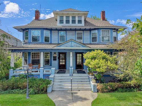 1027 Lakepointe St, Grosse Pointe Park, MI, 48230-2048 | Card Image