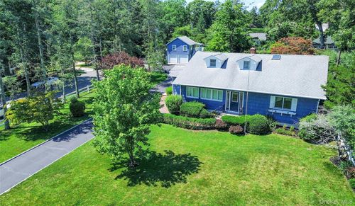 8275 Skunk Ln, Cutchogue, NY, 11935-1549 | Card Image