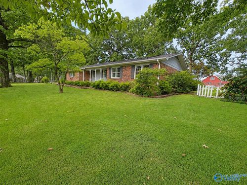 1901 Morningside Dr Nw, Hartselle, AL, 35640-4331 | Card Image