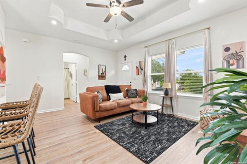 206 Chickering Ave, San Antonio, TX, 78210-5607 | Card Image