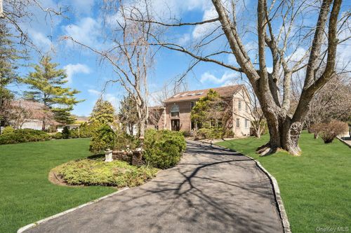 12 Bagatelle Rd, Dix Hills, NY, 11746-5904 | Card Image