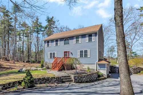 331 Braley Hill Rd, Rochester, MA, 02770-1907 | Card Image