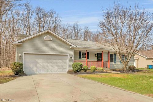 586 Abbe Rd, Sheffield Lake, OH, 44054-1804 | Card Image