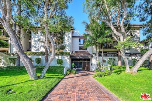 unit-221-8600 Tuscany Ave, Playa del Rey, CA, 90293-8697 | Card Image