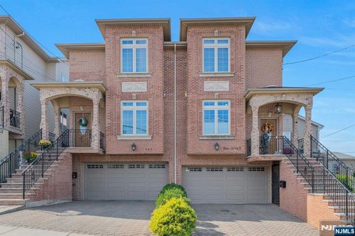 440 Morningside Ave, Fairview, NJ, 07022-1164 | Card Image