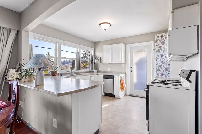 1013 Tuxedo Dr, House other with 4 bedrooms, 2 bathrooms and 3 parking in Port Moody BC | Image 9