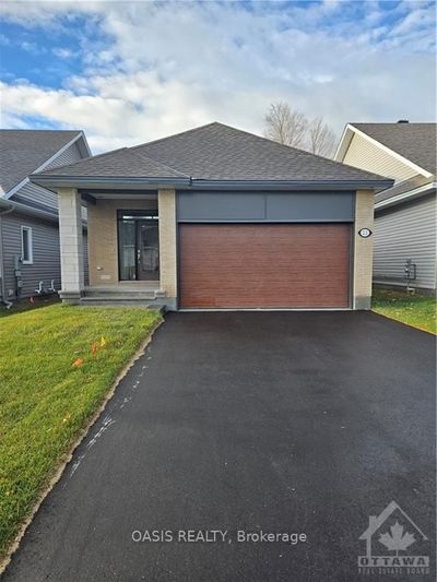 22 Kayenta St, House other with 1 bedrooms, 3 bathrooms and 3 parking in Ottawa ON | Image 1