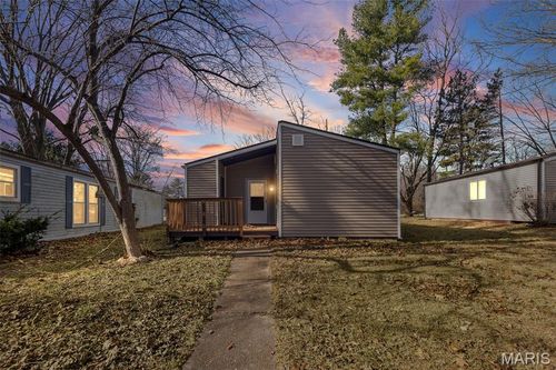 6 Wintergreen Dr, Glen Carbon, IL, 62034-2717 | Card Image