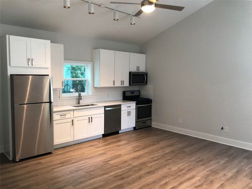 apt-d-1303 E Cesar Chavez St, Austin, TX, 78702-4370 | Card Image