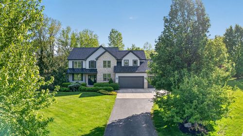 3872 Whispering Creek Ln, Delaware, OH, 43015-9179 | Card Image