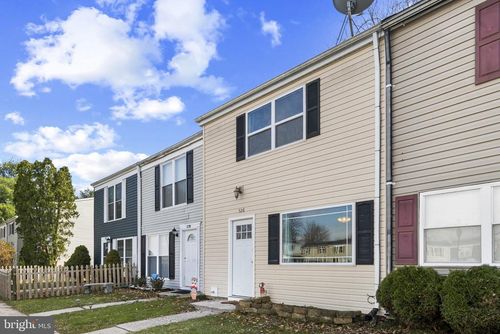 526 Daisy Dr, Taneytown, MD, 21787-2322 | Card Image