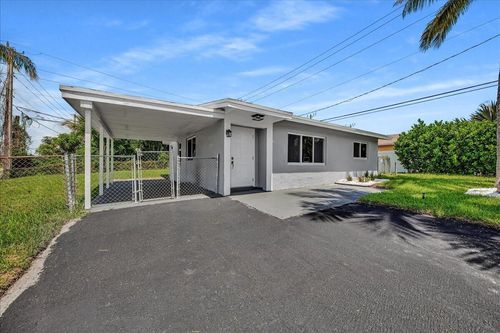 11 Ne 28th Ct, Boynton Beach, FL, 33435-1820 | Card Image