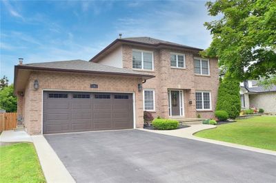 3 Suter Cres, House other with 5 bedrooms, 3 bathrooms and 6 parking in Dundas ON | Image 3