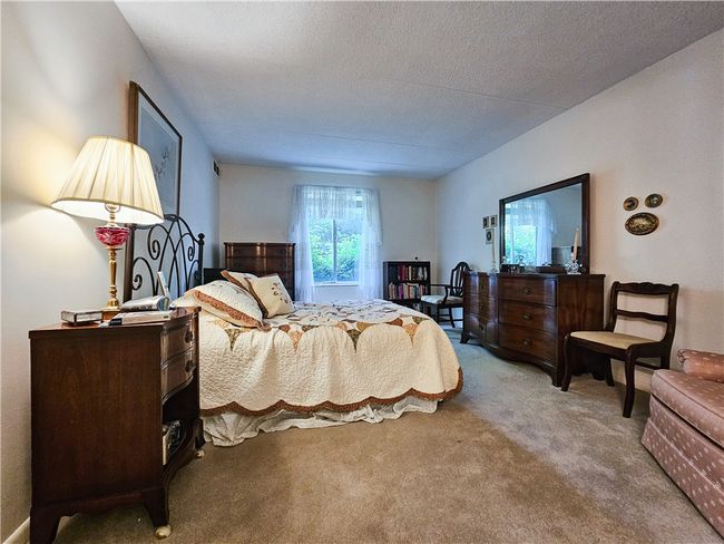 APT-209E - 2120 Greentree Rd, Condo with 2 bedrooms, 2 bathrooms and null parking in Pittsburgh PA | Image 11
