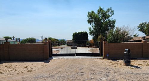 690 Riviera Dr, Blythe, CA, 92225-4153 | Card Image