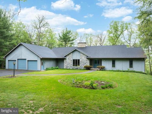 108 Yost Dr, SPRING MILLS, PA, 16875-9327 | Card Image