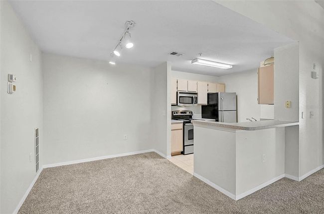 APT-204 - 8827 Manor Loop, Condo with 2 bedrooms, 2 bathrooms and null parking in Lakewood Ranch FL | Image 8