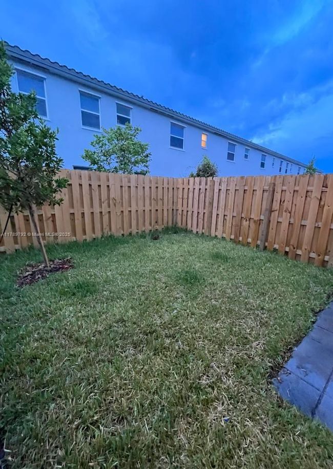 0 - 2620 Se 10 Th St, Townhouse with 3 bedrooms, 3 bathrooms and null parking in Homestead FL | Image 5