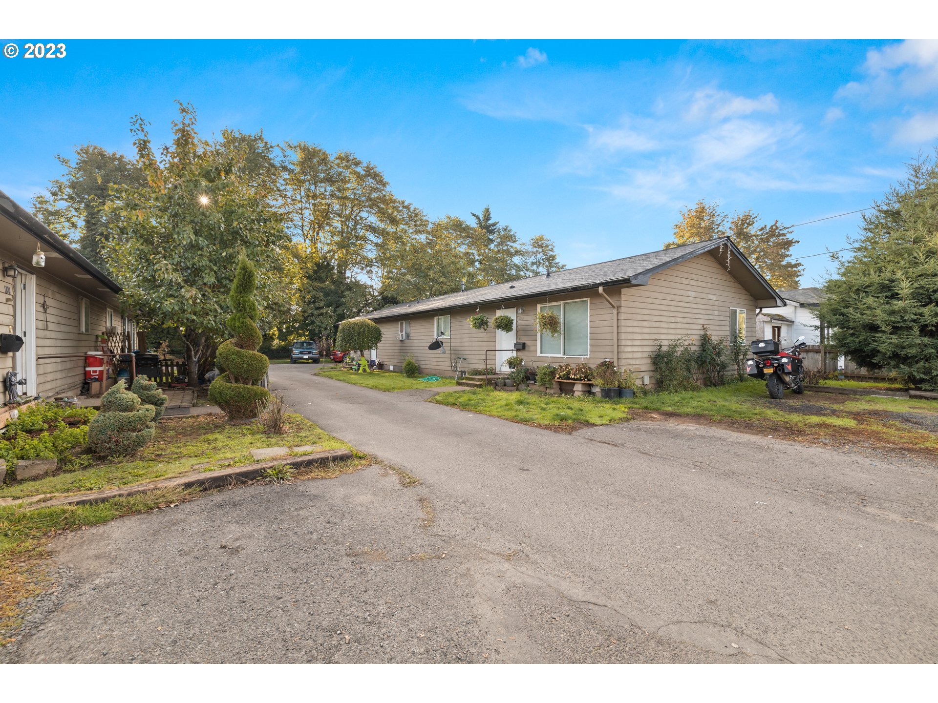 5th St, Woodburn, OR 97071