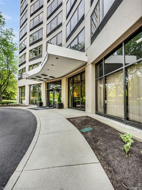 ste-2003-5000 Town Ctr, Southfield, MI, 48075-1116 | Card Image