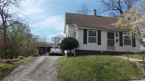 1029 Nooney St, Poplar Bluff, MO, 63901-4449 | Card Image