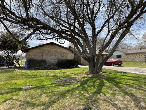 801 Old Austin Pflugerville Rd, Pflugerville, TX, 78660-3379 | Card Image