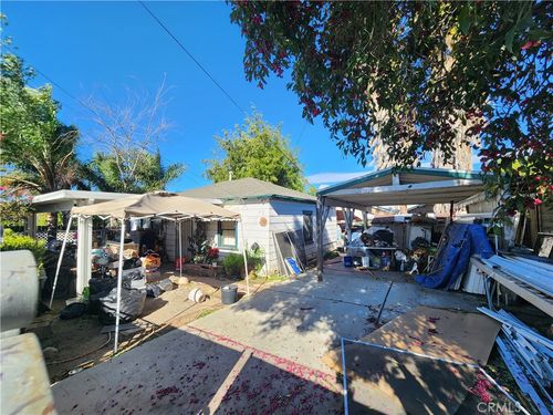 712 S Vicentia, Corona, CA, 92882 | Card Image