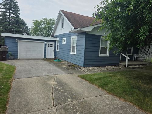 118 Davis St, Saint Louis, MI, 48880-9273 | Card Image