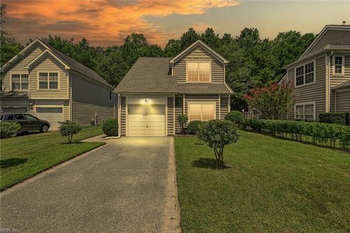 610 Holmes Blvd, Yorktown, VA, 23692-2305 | Card Image