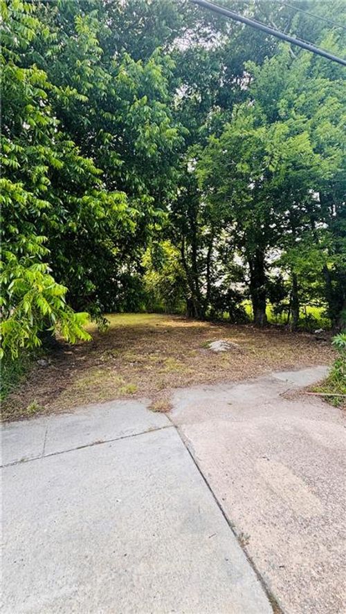 1332 Charbonnet Street, New Orleans, LA, 70117 | Card Image