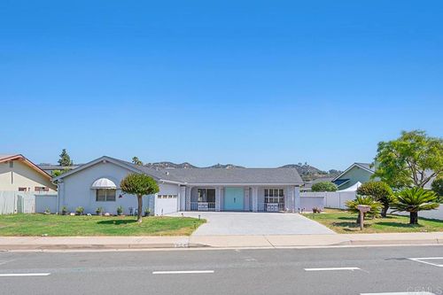 1622 W Country Club Ln, Escondido, CA, 92026 | Card Image