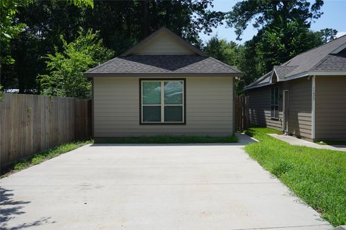 11475 Underwood St, Willis, TX, 77318-7663 | Card Image