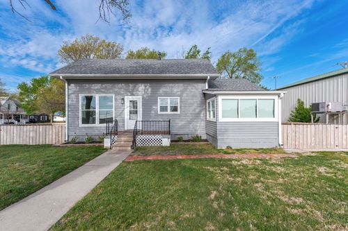 101 N Lancaster Ave, Hesston, KS, 67062-8954 | Card Image