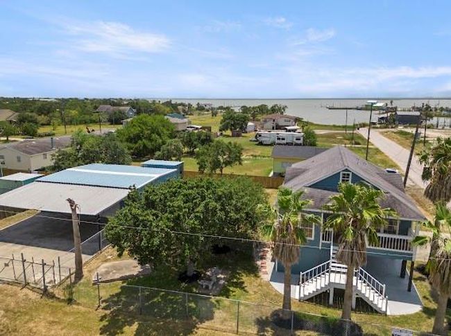 909 18th Street, House other with 4 bedrooms, 2 bathrooms and null parking in San Leon TX | Image 9