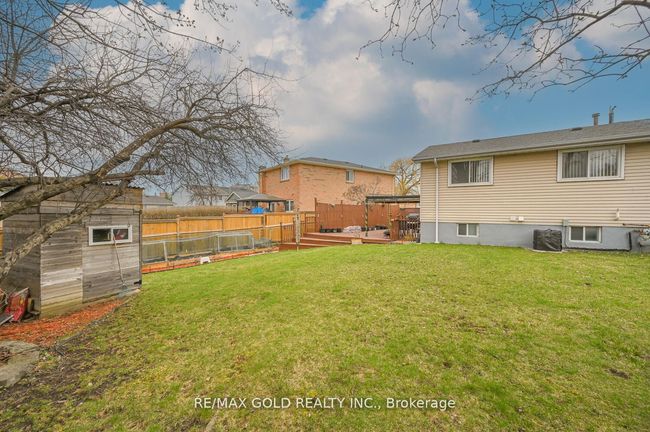 10 Cupola Crt, House attached with 4 bedrooms, 2 bathrooms and 4 parking in Brampton ON | Image 34
