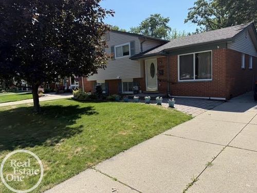 31705 Saint Margaret St, Saint Clair Shores, MI, 48082-2236 | Card Image