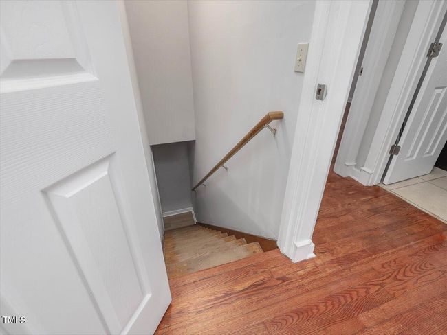 29-Steps to Lower Level | Image 28