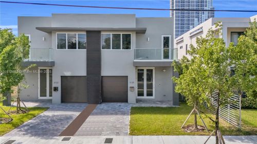 3122 Carter St, Miami, FL, 33133-4321 | Card Image
