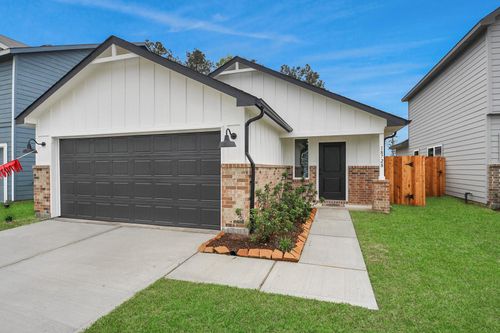 18728 Loom Dr, Conroe, TX, 77306-7832 | Card Image
