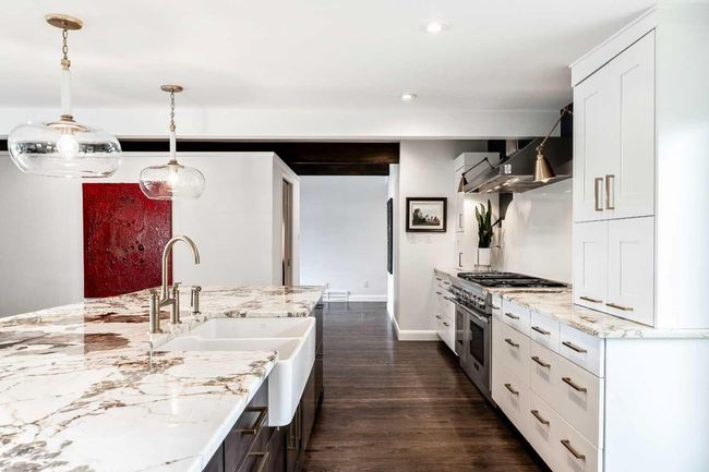 2328 Uxbridge Drive Nw, House other with 3 bedrooms, 3 bathrooms and 5 parking in Calgary AB | Image 11