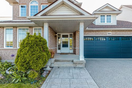 7009 Kalar Road, Niagara Falls, ON, L2H3J6 | Card Image