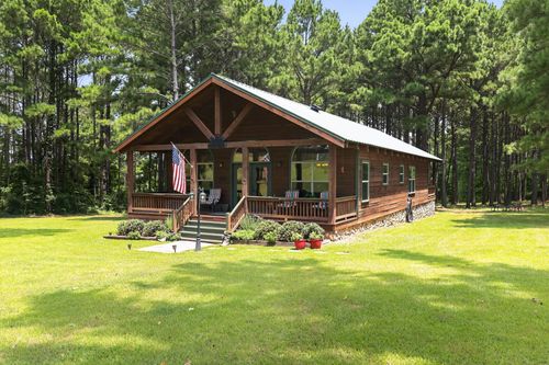 200 Equestrian Cir, Jefferson, TX, 75657-3573 | Card Image