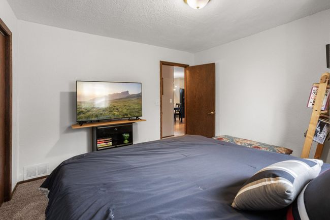 Upstairs bedroom 2 | Image 22